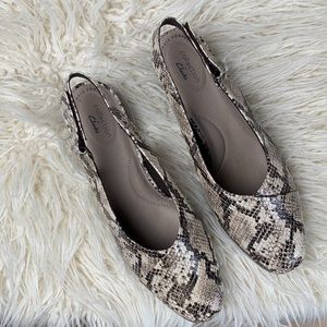 Clark’s Women’s Ultimate Comfort Sling back Faux Snakeskin Shoes Size 9.5